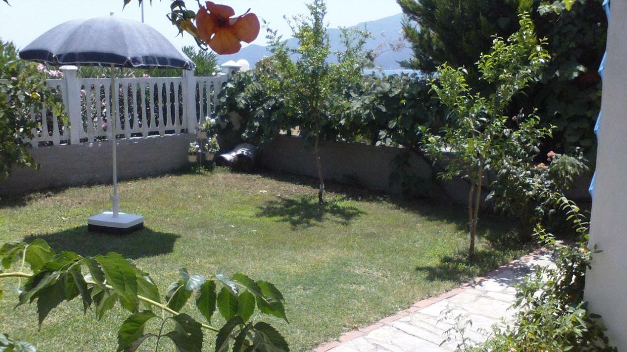 Villa Iris Vrasná Exterior foto